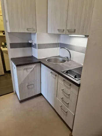 Pronájem bytu 1+kk, Praha - Strašnice, Černokostelecká, 40 m2