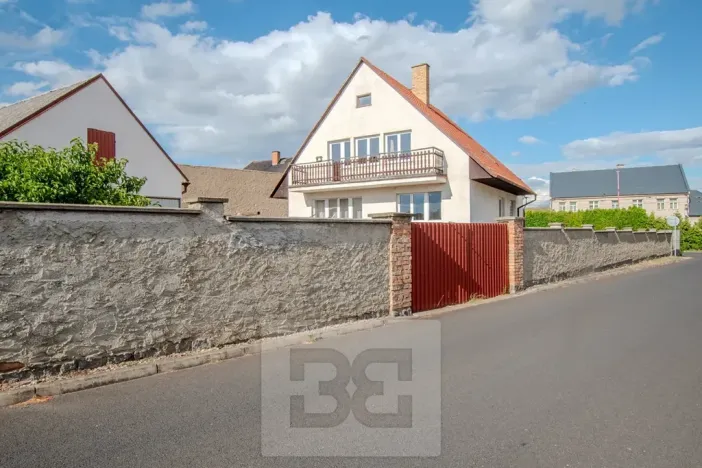 Prodej rodinného domu, Hrobce, Hlavní, 238 m2