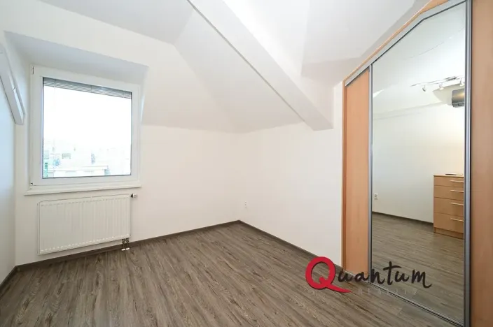 Pronájem bytu 3+kk, Praha - Libeň, Kovanecká, 77 m2