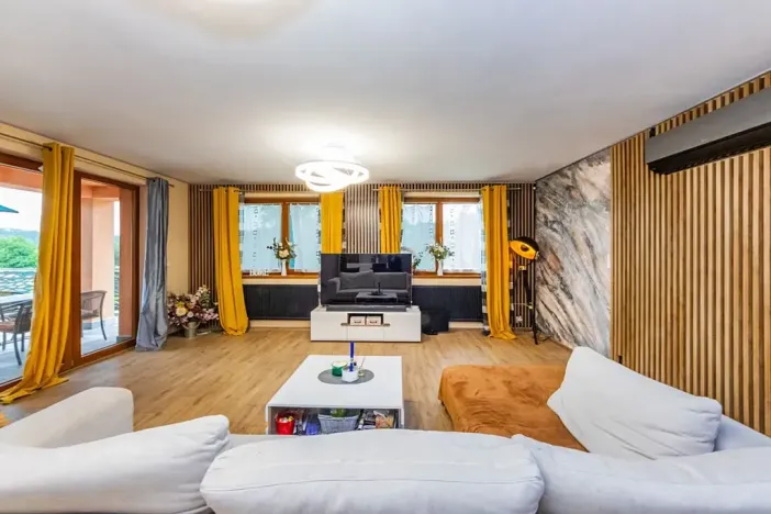 Prodej rodinného domu, Buš, 375 m2