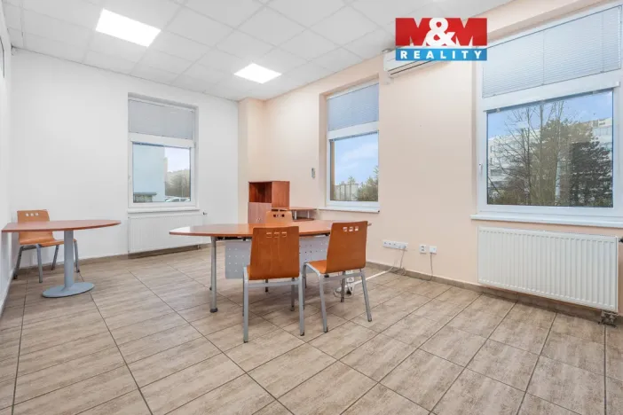 Pronájem obchodního prostoru, Ústí nad Labem - Severní Terasa, Šrámkova, 44 m2