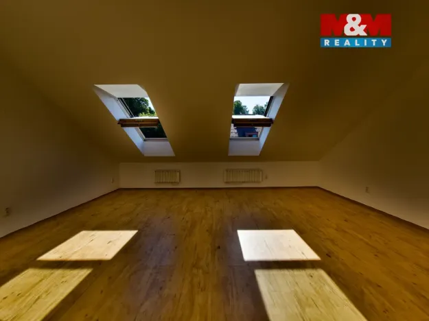 Pronájem bytu 1+1, Úpice, Spojenců, 39 m2