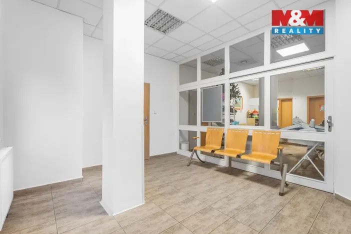 Pronájem obchodního prostoru, Ústí nad Labem - Severní Terasa, Šrámkova, 33 m2