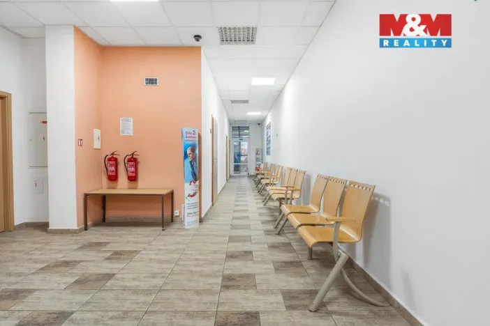 Pronájem obchodního prostoru, Ústí nad Labem - Severní Terasa, Šrámkova, 33 m2