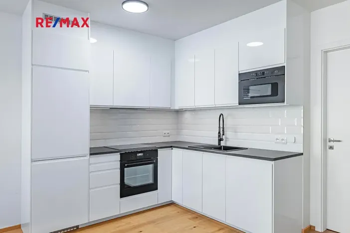 Pronájem bytu 2+kk, Praha - Nusle, Kloboučnická, 58 m2