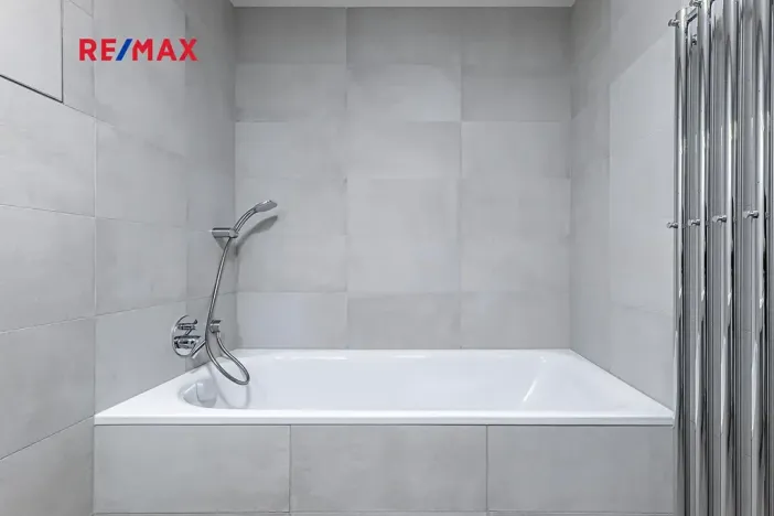 Pronájem bytu 2+kk, Praha - Nusle, Kloboučnická, 58 m2