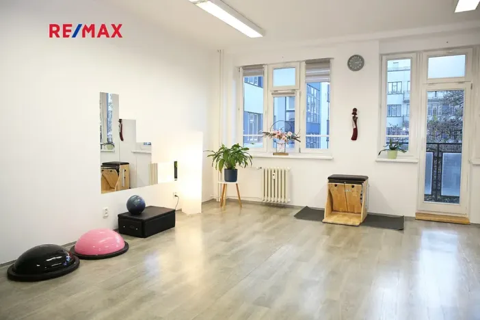 Pronájem komerční nemovitosti, Praha - Smíchov, Ostrovského, 30 m2