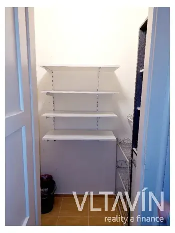 Pronájem bytu 2+kk, Praha - Bubeneč, Jaselská, 48 m2