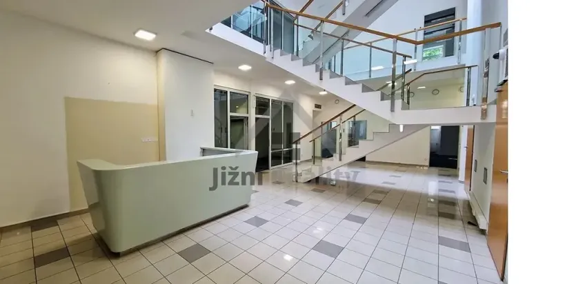 Pronájem obchodního prostoru, Praha - Břevnov, Bělohorská, 1054 m2