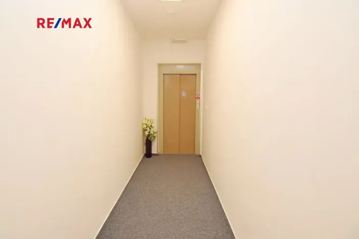 Pronájem kanceláře, Nymburk, Náměstí Přemyslovců, 29 m2