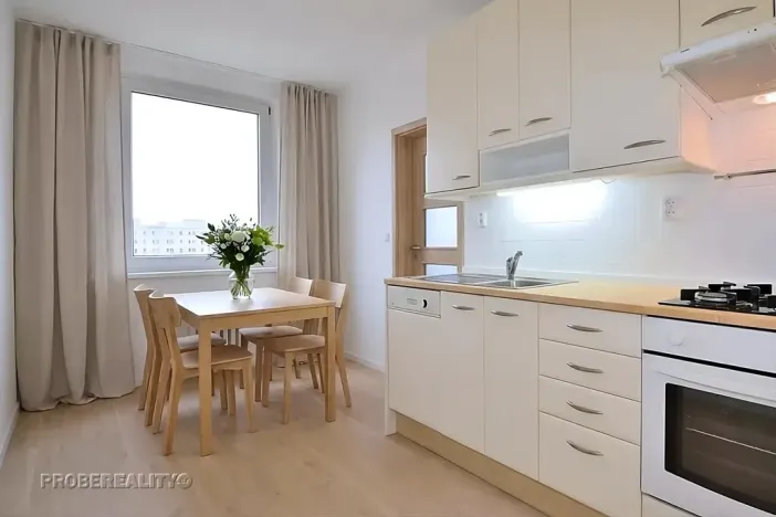 Prodej bytu 3+1, Praha - Modřany, Angelovova, 76 m2