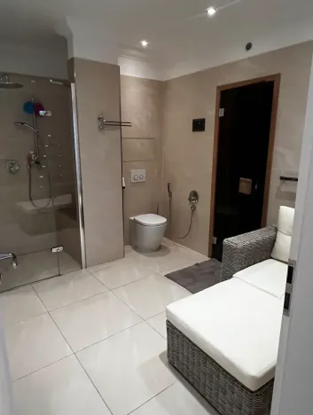 Prodej bytu 3+kk, Karlovy Vary, Divadelní náměstí, 147 m2