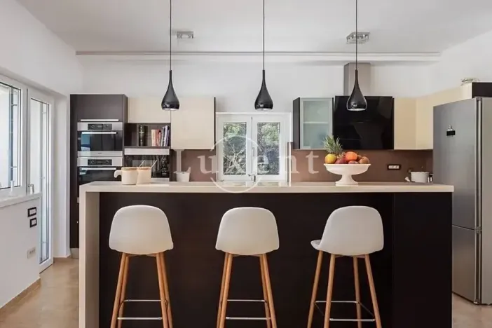 Prodej rodinného domu, Šibenik, Chorvatsko, 1005 m2