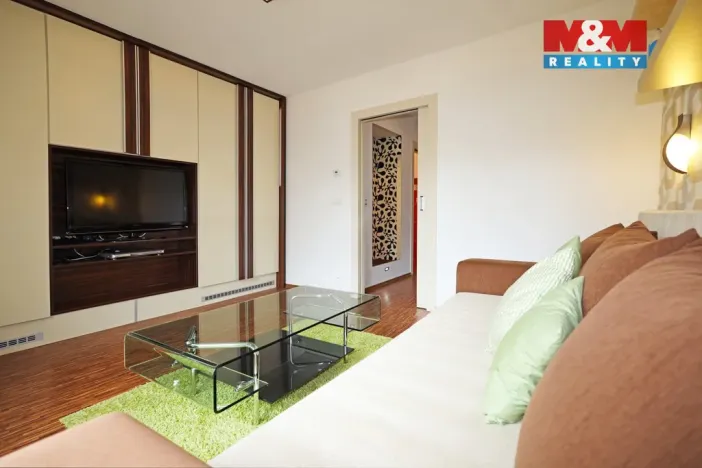 Prodej bytu 2+1, Karlovy Vary - Drahovice, Vítězná, 33 m2