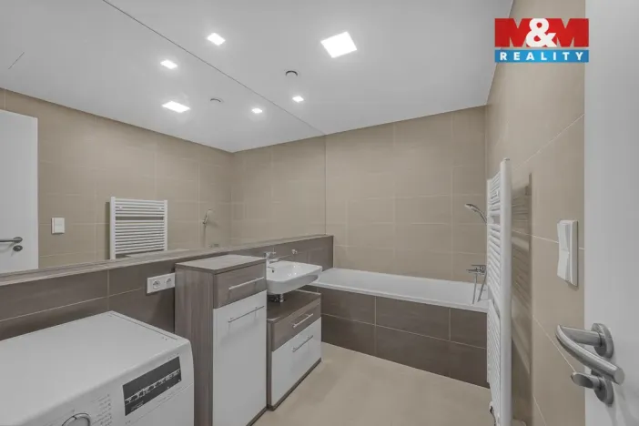 Pronájem bytu 3+kk, Pardubice - Zelené Předměstí, Bratranců Veverkových, 74 m2