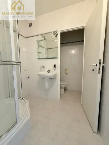 Pronájem bytu 1+1, Hradec Králové, třída Edvarda Beneše, 41 m2