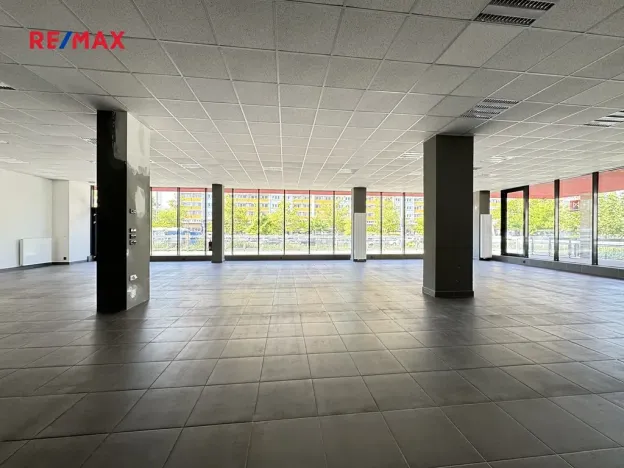 Pronájem obchodního prostoru, Hradec Králové, třída Edvarda Beneše, 220 m2