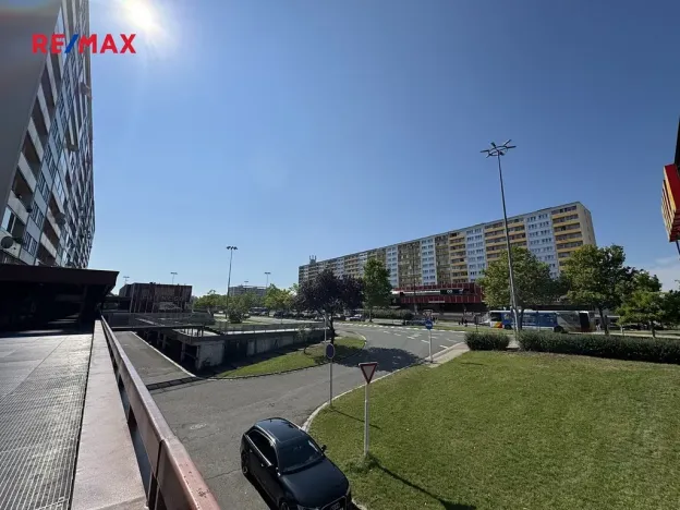 Pronájem obchodního prostoru, Hradec Králové, třída Edvarda Beneše, 220 m2