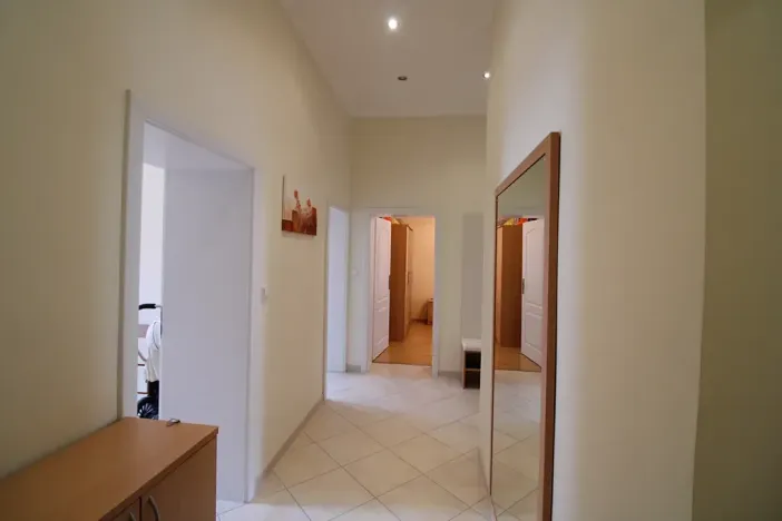 Prodej bytu 3+1, Karlovy Vary, Vřídelní, 71 m2