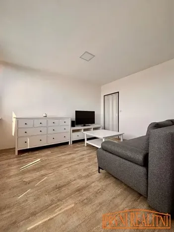 Pronájem bytu 1+1, Uherský Brod, nám. 1. máje, 29 m2