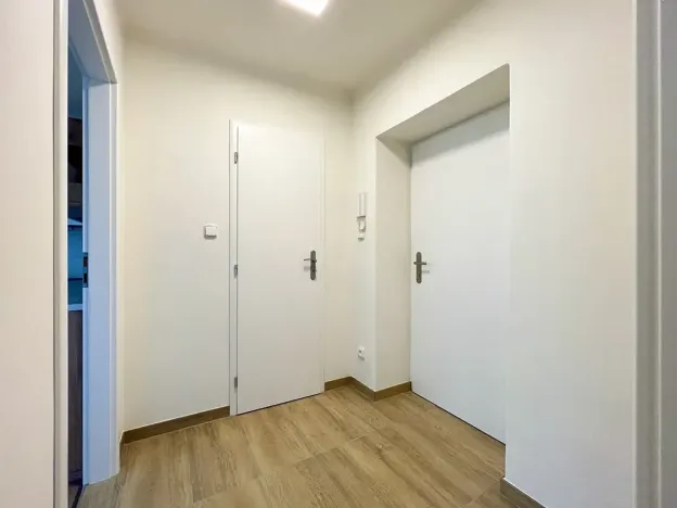 Pronájem bytu 1+1, Praha - Komořany, Krupná, 30 m2