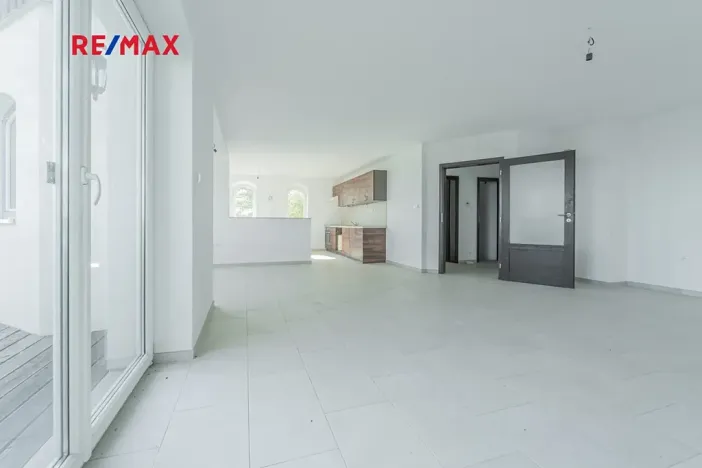 Prodej rodinného domu, Vinařice, 191 m2