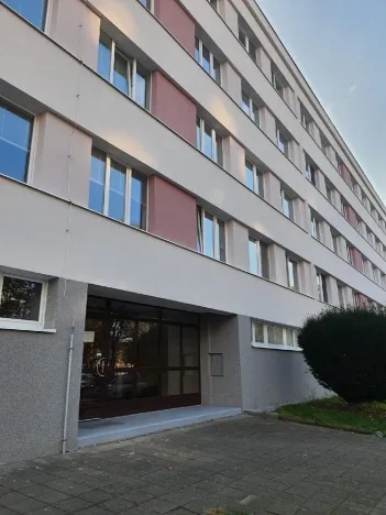 Pronájem bytu 1+kk, Hradec Králové, Na Kotli, 30 m2