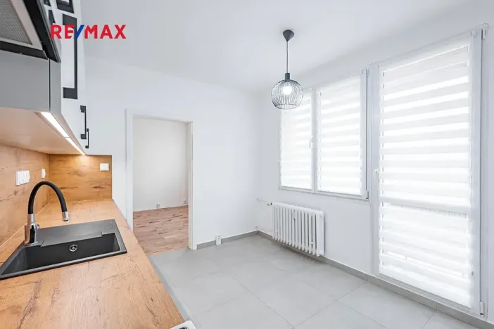 Pronájem bytu 1+1, Jindřichův Hradec, sídliště Vajgar, 37 m2