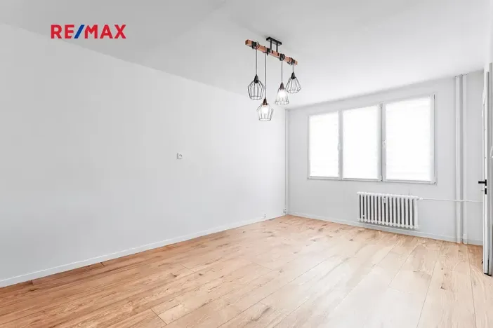 Pronájem bytu 1+1, Jindřichův Hradec, sídliště Vajgar, 37 m2