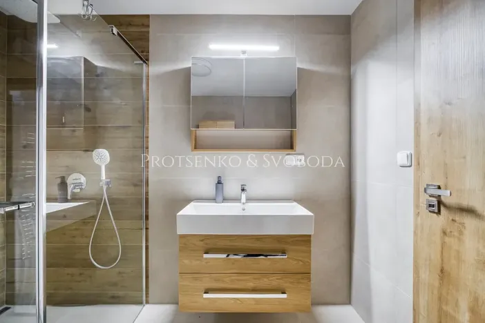 Prodej rodinného domu, Kamenice nad Lipou, Dobšova, 210 m2