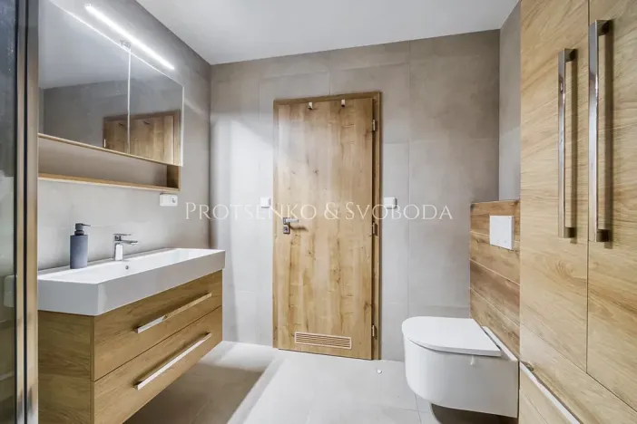 Prodej rodinného domu, Kamenice nad Lipou, Dobšova, 210 m2