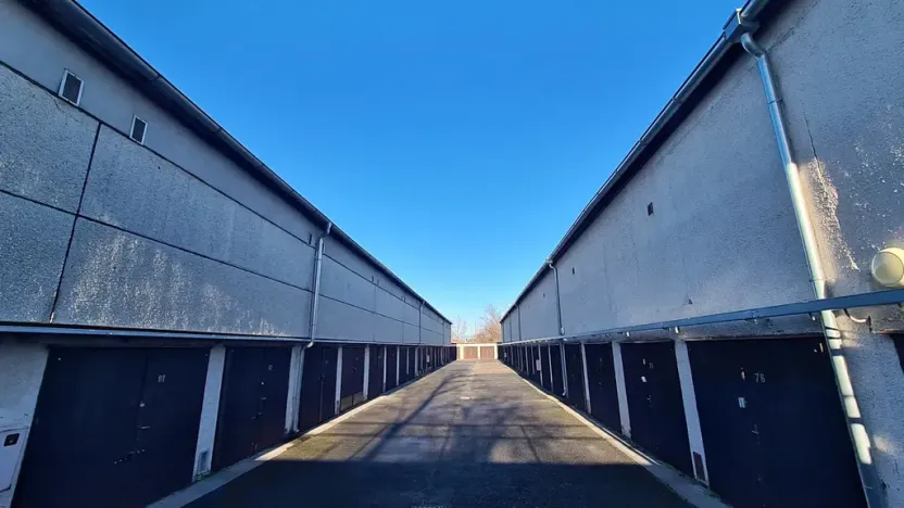 Pronájem garáže, Praha - Podolí, Bohuslava Martinů, 18 m2