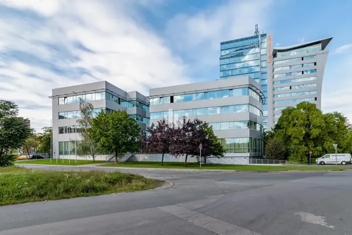 Pronájem kanceláře, Praha - Holešovice, Jankovcova, 291 m2