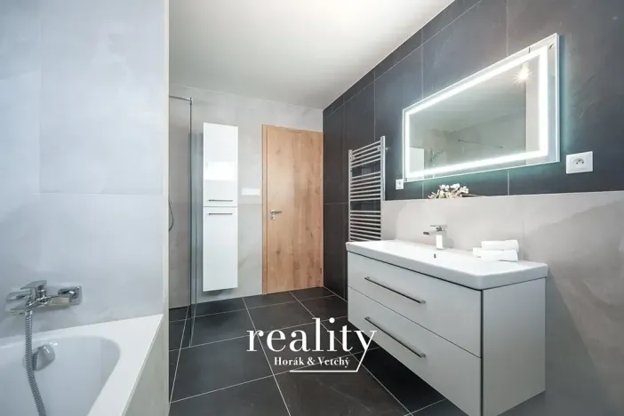 Pronájem bytu 3+kk, Brno, Komárovská, 64 m2