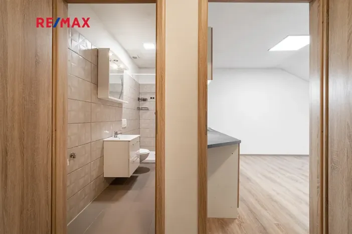 Pronájem bytu 2+kk, Plzeň, Skvrňanská, 37 m2