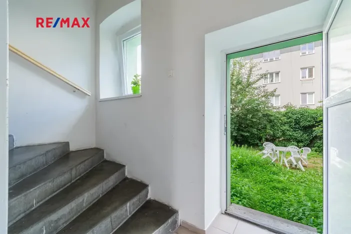 Pronájem bytu 2+kk, Plzeň, Skvrňanská, 37 m2