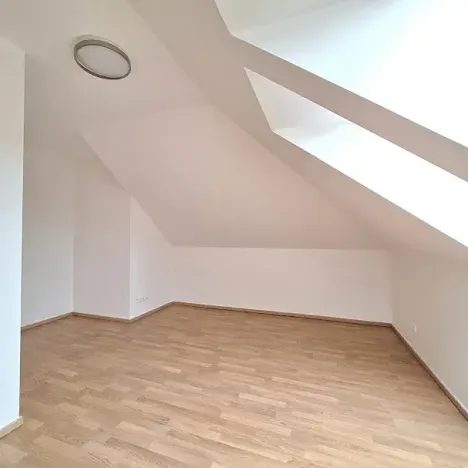 Pronájem bytu 3+kk, Praha, Podbělohorská, 105 m2
