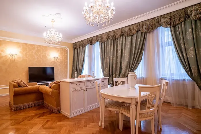 Prodej bytu 3+1, Karlovy Vary, Divadelní náměstí, 113 m2