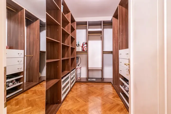 Prodej bytu 3+1, Karlovy Vary, Divadelní náměstí, 113 m2