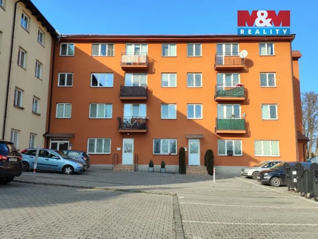 Prodej bytu 3+kk, Šestajovice, Komenského, 48 m2