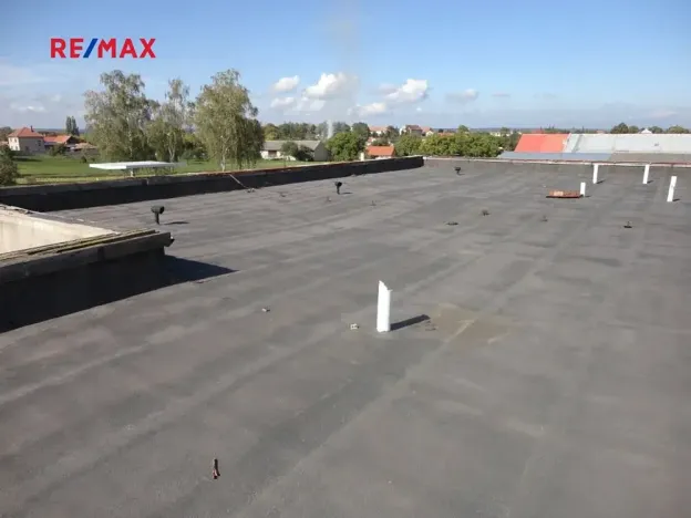 Prodej obchodního prostoru, Oskořínek, Chlebská, 1600 m2