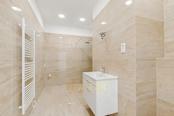 Prodej bytu 2+kk, Teplice, Albrechtova, 73 m2