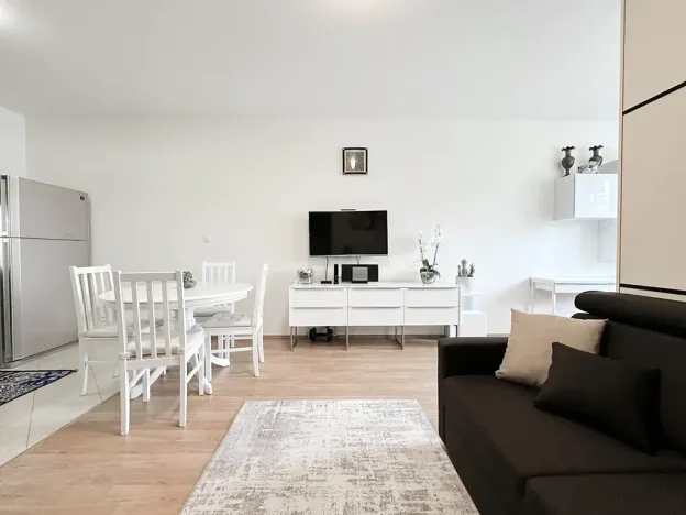 Prodej bytu 2+kk, Praha - Horní Měcholupy, Modenská, 54 m2
