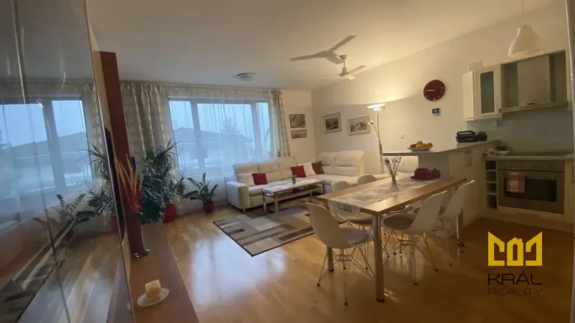 Pronájem bytu 2+kk, Praha - Prosek, Valečovská, 68 m2