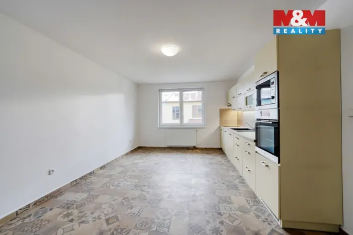 Pronájem bytu 1+kk, Klatovy - Klatovy IV, Tyršova, 31 m2