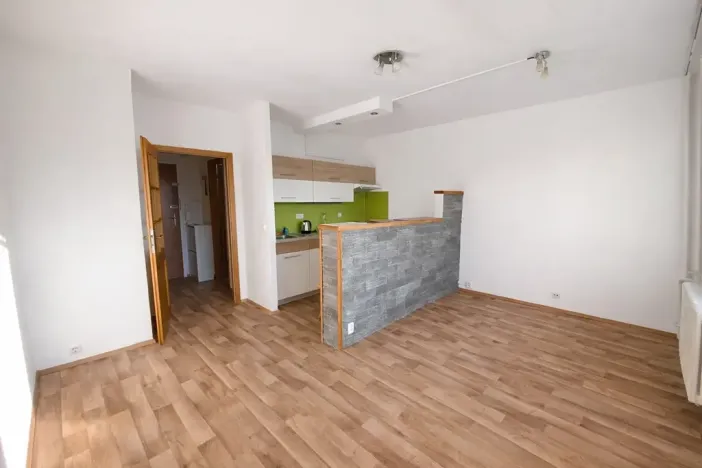 Pronájem bytu 2+kk, Brno, Krymská, 40 m2