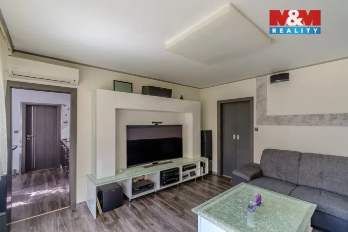 Prodej bytu 3+1, Orlová - Lutyně, Karla Dvořáčka, 67 m2