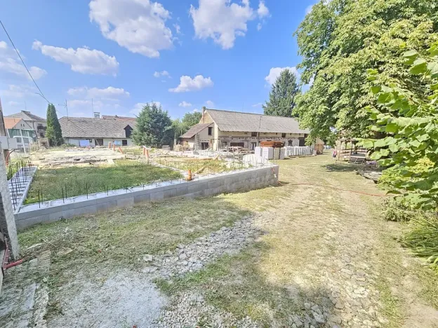 Prodej pozemku pro bydlení, Slatina, 5474 m2