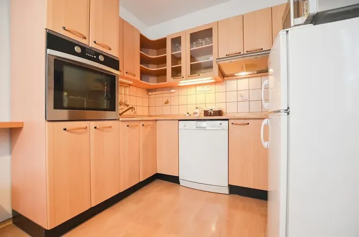 Pronájem bytu 3+1, Praha - Krč, Sládkovičova, 57 m2