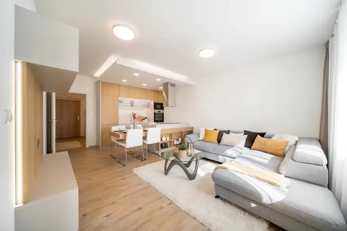 Prodej bytu 2+1, Holubice, 55 m2